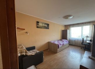 Сдам в аренду 2-ком. квартиру, 49 м2, Черняховск, Российская улица, 12