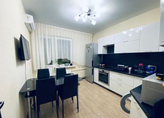 Продаю 3-комнатную квартиру, 82 м2, Ростов-на-Дону, улица Висаитова, 1/12