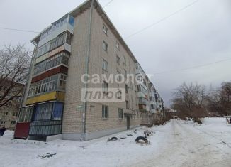 Продаю 1-комнатную квартиру, 30 м2, Артёмовский, Заводская улица, 73