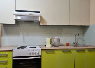 Сдаю 2-ком. квартиру, 70 м2, Новосибирск, улица Галущака, 11, метро Заельцовская