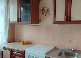 Продам 2-ком. квартиру, 45 м2, Смоленск, улица Рыленкова, 4