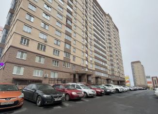 Сдам трехкомнатную квартиру, 103 м2, Курск, проспект Анатолия Дериглазова, 121