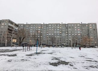 Продажа 2-ком. квартиры, 53 м2, Челябинск, улица Хохрякова, 30, Тракторозаводский район