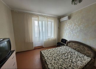 Продается 3-ком. квартира, 65 м2, Щёлкино, 3-й микрорайон, 105А