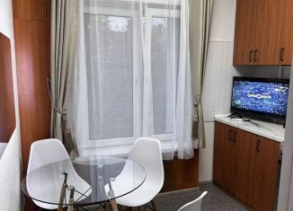 Сдам 2-комнатную квартиру, 50 м2, Москва, улица Медиков, 15, ЮАО