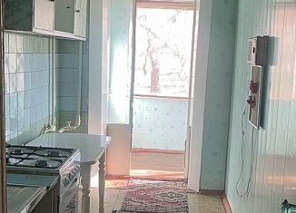 Сдам в аренду 2-ком. квартиру, 46 м2, Волжский, Пионерская улица, 20