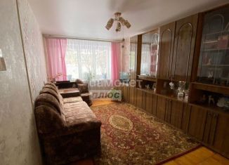 Продажа 3-ком. квартиры, 62 м2, Киров, улица Азина, 5