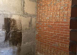 Гараж в аренду, 10 м2, поселок городского типа Стройкерамика, улица Анетты Басс, 2с7