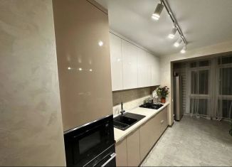 Сдам 3-комнатную квартиру, 87 м2, Москва, Лазурная улица, 16