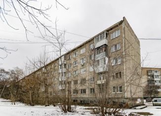 Продаю 3-ком. квартиру, 59 м2, Екатеринбург, улица Старых Большевиков, 84к1