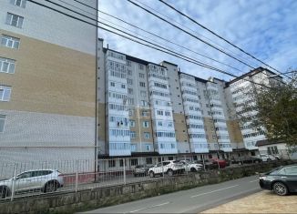 Продам 3-комнатную квартиру, 103.8 м2, Карачаево-Черкесия, улица Панфилова, 44