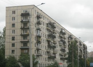 Сдам в аренду 2-ком. квартиру, 54 м2, Санкт-Петербург, проспект Просвещения, 104, метро Академическая