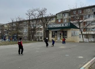 Продам торговую площадь, 70 м2, Буйнакск, микрорайон Дружба, 47