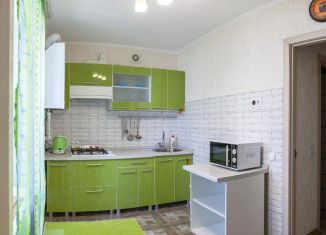 Сдаю 1-ком. квартиру, 38 м2, Феодосия, улица Дружбы, 30В