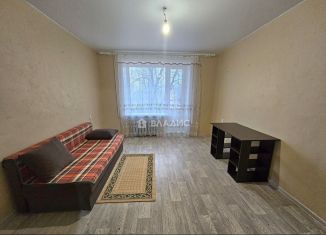 Сдаю 2-ком. квартиру, 60 м2, Владимир, Стрелецкая улица, 3