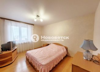 Продается двухкомнатная квартира, 52.9 м2, Кировская область, улица Карла Маркса, 54