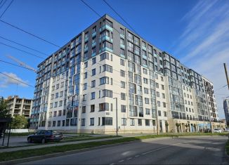 Продам 2-ком. квартиру, 61.7 м2, Калининград, Московский район, Батальная улица, 65Б