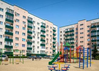 2-комнатная квартира на продажу, 68.3 м2, посёлок городского типа Яблоновский, Солнечная улица