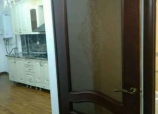 Продаю 2-ком. квартиру, 75 м2, Хасавюрт, улица Маяковского, 43Б