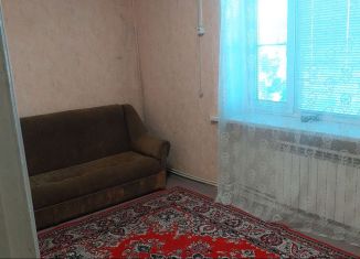 Продается двухкомнатная квартира, 43 м2, рабочий посёлок Ольховатка, Октябрьская улица, 31