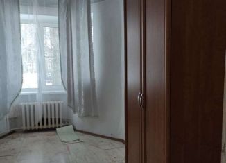 Сдам в аренду 2-комнатную квартиру, 46 м2, Кировск, Комсомольская улица, 8