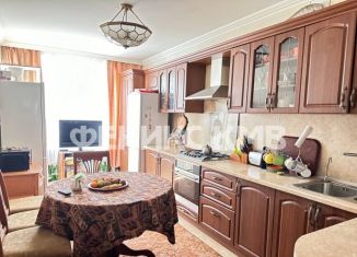 Продаю трехкомнатную квартиру, 100 м2, Ставропольский край, Краснознамённая улица, 63
