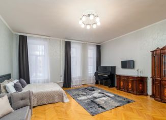 Трехкомнатная квартира в аренду, 120 м2, Санкт-Петербург, 8-я Советская улица, 35, Центральный район