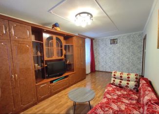 Сдаю в аренду двухкомнатную квартиру, 44 м2, Псковская область, Коммунальная улица, 40