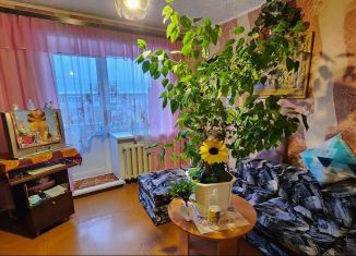 Продам четырехкомнатную квартиру, 77.2 м2, Артёмовский, улица Паровозников, 25