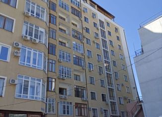 Продаю четырехкомнатную квартиру, 200 м2, Геленджик, Киевская улица, 48
