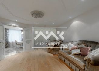 Трехкомнатная квартира на продажу, 108 м2, Санкт-Петербург, Дивенская улица, 5