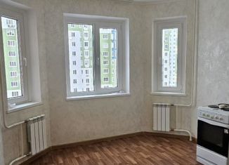 Продаю 2-комнатную квартиру, 60 м2, Курск, улица Домостроителей, 5