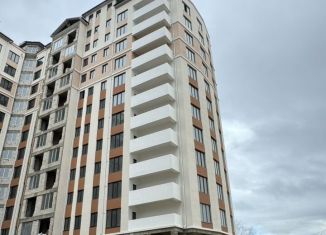 Продаю 2-ком. квартиру, 72 м2, Махачкала, проспект Насрутдинова, 254к3