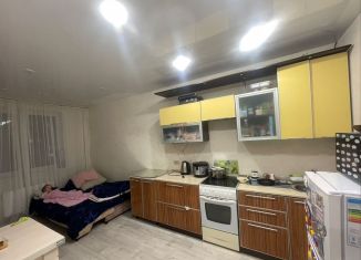 Сдам 1-комнатную квартиру, 50 м2, Иркутск, улица Бородина, 4