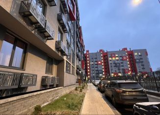 Продается двухкомнатная квартира, 63 м2, Курск, улица Карла Маркса, 66Д