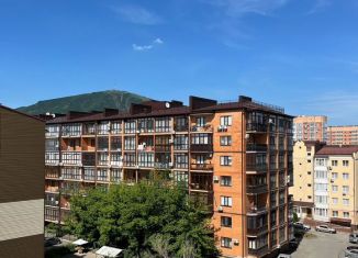 Аренда 2-комнатной квартиры, 90 м2, Пятигорск, улица Пестова, 17/2