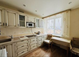 Продаю двухкомнатную квартиру, 51 м2, Истра, улица Шнырёва, 2