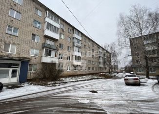 Продам 3-комнатную квартиру, 58.2 м2, Смоленск, Кловская улица, 60, Ленинский район