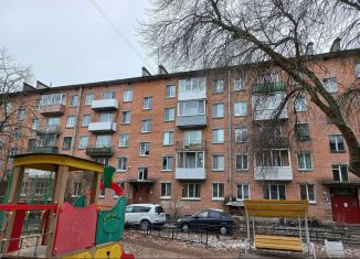 Сдается в аренду 2-ком. квартира, 44 м2, Санкт-Петербург, улица Велещинского, 15