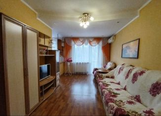 Продается 3-комнатная квартира, 62 м2, Алушта, улица Ленина, 43