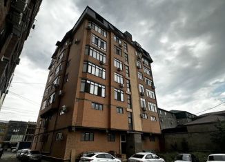 Продается четырехкомнатная квартира, 98 м2, Махачкала, проспект Али-Гаджи Акушинского, 337