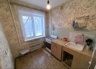 Сдаю в аренду 1-ком. квартиру, 30 м2, Омск, улица Степанца, 12/2