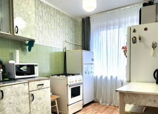 Продается трехкомнатная квартира, 62.7 м2, Кстово, улица Островского, 13