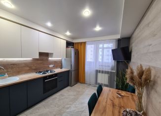 Продам трехкомнатную квартиру, 84 м2, Ставрополь, улица А. Савченко, 38к5