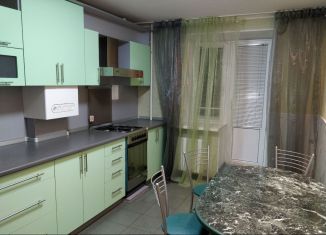 Сдам 1-ком. квартиру, 45 м2, Арзамас, улица Жуковского, 13к2