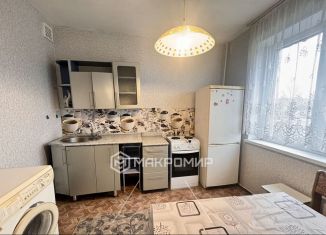 Сдам в аренду 1-ком. квартиру, 33 м2, Челябинск, улица Чичерина, 17