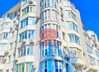 Продам 2-ком. квартиру, 70 м2, Алушта, улица Ленина, 48