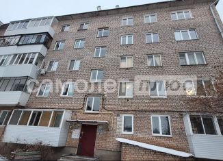 Продаю 4-ком. квартиру, 61 м2, Республика Башкортостан, улица Луначарского, 8