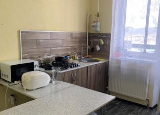 Сдам в аренду 1-ком. квартиру, 38 м2, Горячий Ключ, Объездная улица, 18Ак7/2