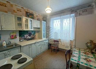 Продам трехкомнатную квартиру, 64 м2, Старый Оскол, микрорайон Королёва, 9